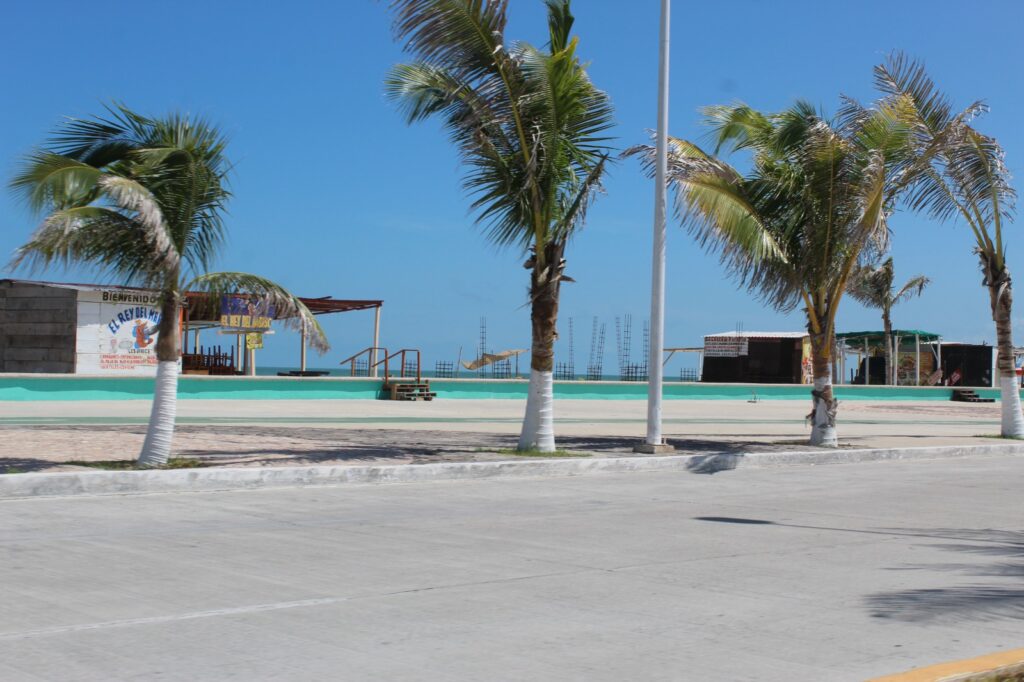 Cocteleros de Playa Norte cierran sus puertas por ventas bajas: En Ciudad del Carmen