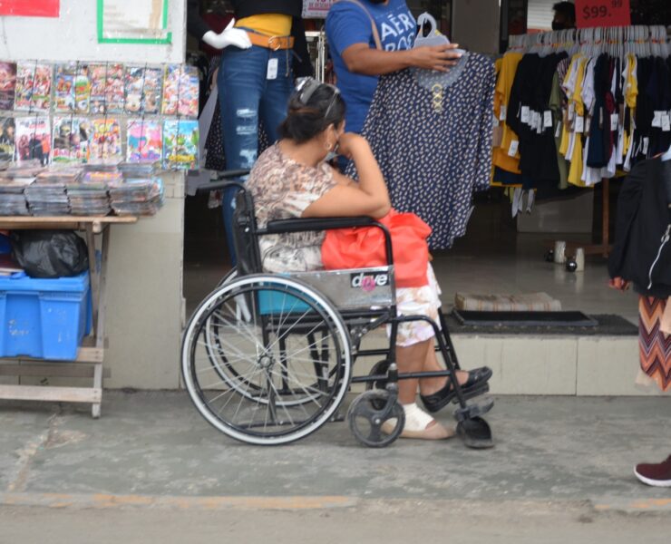 Inicia multas contra conductores que se estacionen en áreas de discapacitados
