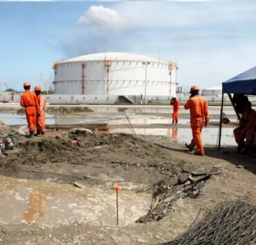 Empresas y sindicatos mutilan el salario a los obreros