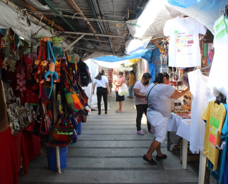 Artesanos carmelitas cifran su esperanza en Semana Santa