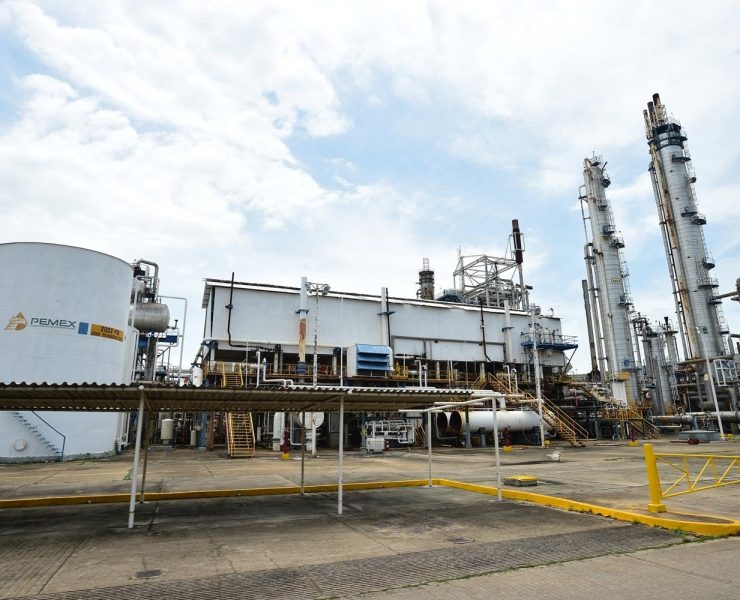 Proyecta PEMEX cerrar el año con alza de 145% en producción de fertilizantes