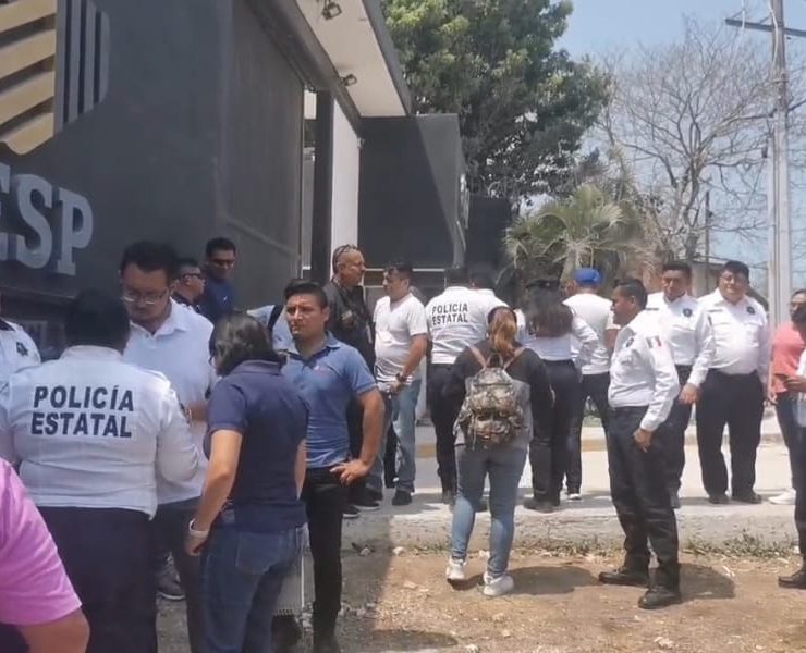Policías siguen siendo amedrentados