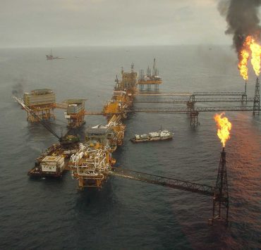 Plataformas petroleras sin mantenimiento por poca producción