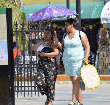 Ciudadanos deben prevenir la deshidratación