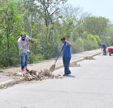 Trabajadores de la Junta Municipal de Atasta amagan con una manifestación