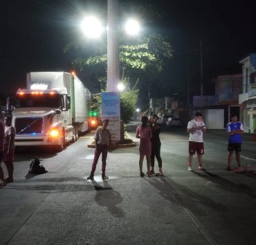 Solo con cierre de calles la CFE atiende el problema de apagones