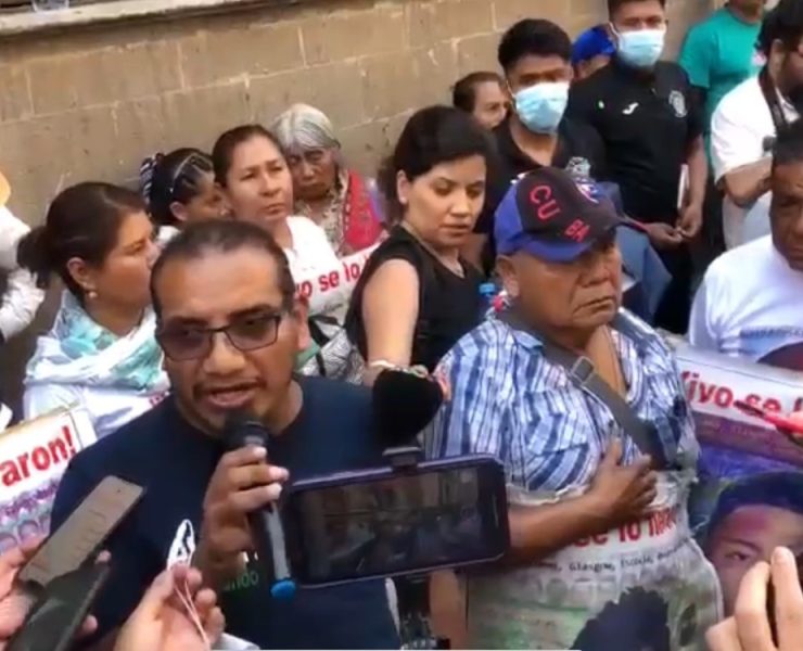 López Obrador promete a padres de los 43 normalistas que Sheinbaum dará seguimiento al caso Ayotzinapa