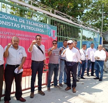 Manifestación de la UNTYPP contra Pemex