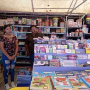 Tiendas de autoservicio afectan a papelerías tradicionales