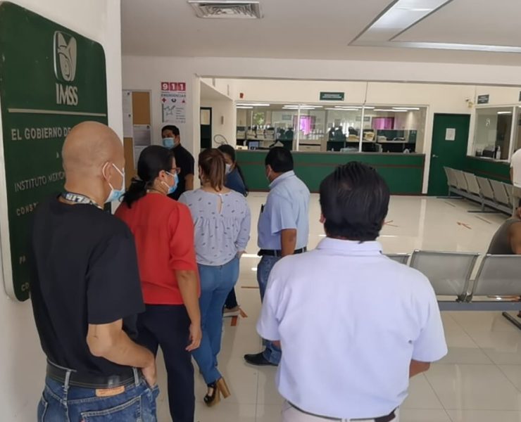 Empleados del IMSS niegan pensiones a trabajadores