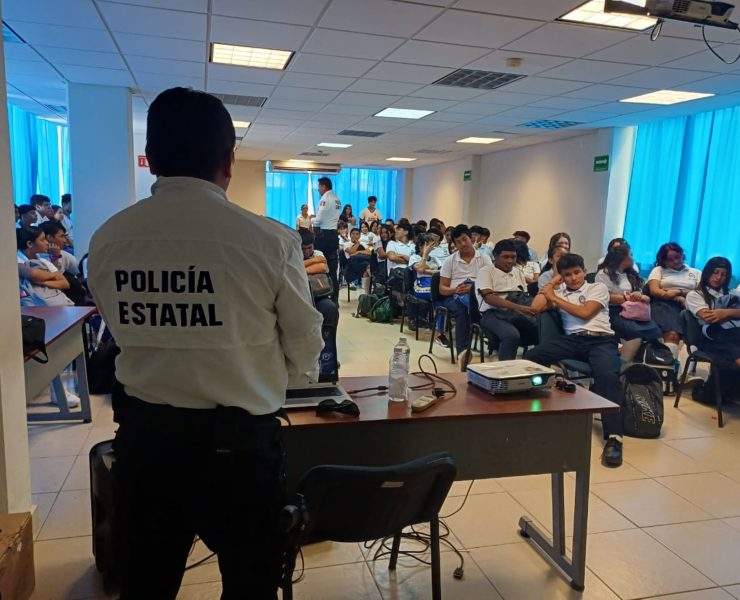 Policía cibernética imparte plática de delitos cibernéticos