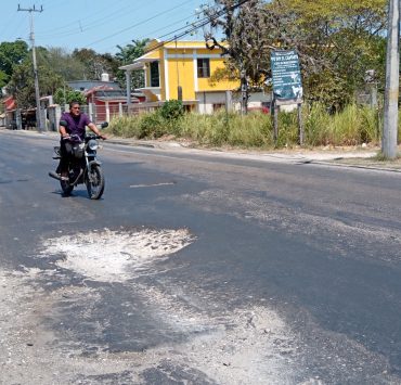 Pobladores de la Península de Atasta amenazan en cerrar la carretera