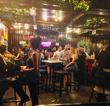 Van contra antros que violan horarios y no estén regulados