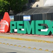 Empresarios si pueden embargar a Pemex