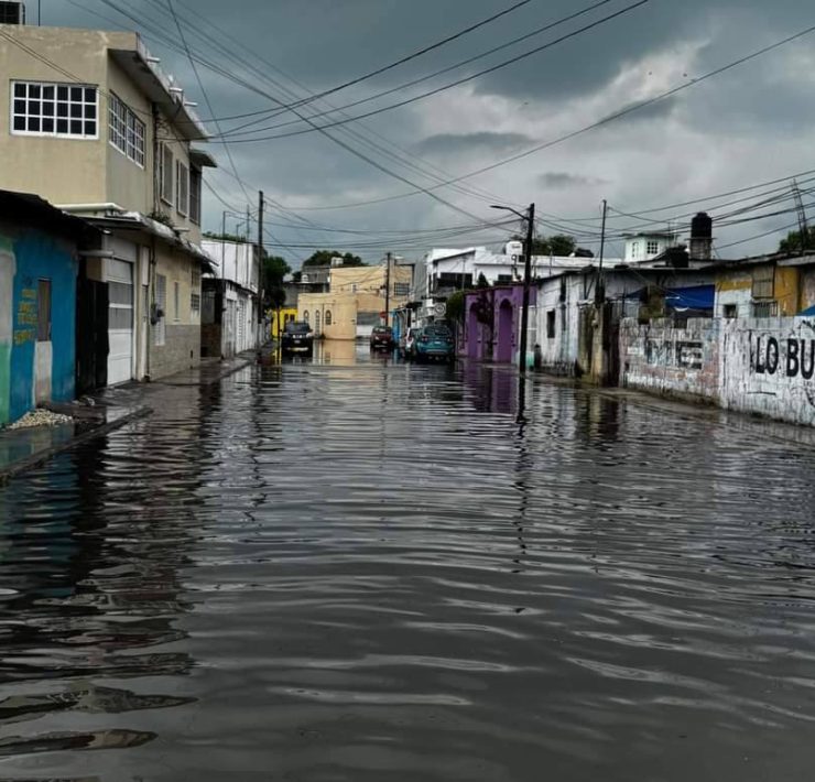 Lluvias ocasionan inundaciones en Ciudad del Carmen