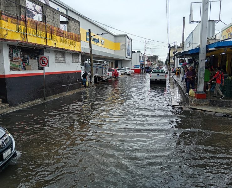 Inundaciones en diversos sectores por la Onda Tropical número 28