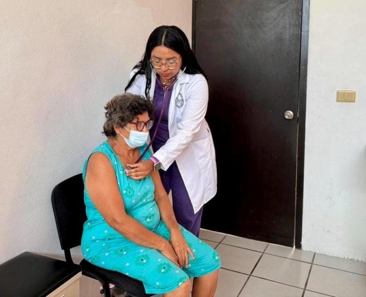 Salud casa por casa para adultos mayores sin movilidad