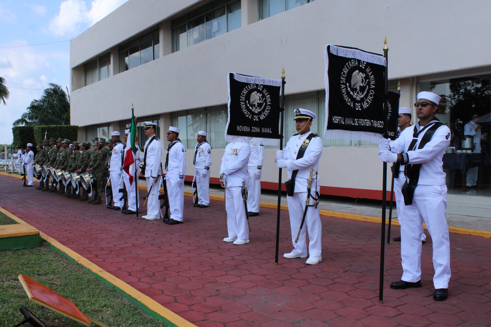 reconocimientos y condecoraciones en la novena zona naval en Centla 