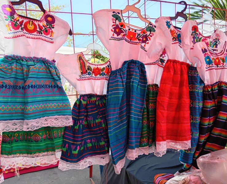 Comerciantes de trajes guadalupanos cifran expectativas de ventas
