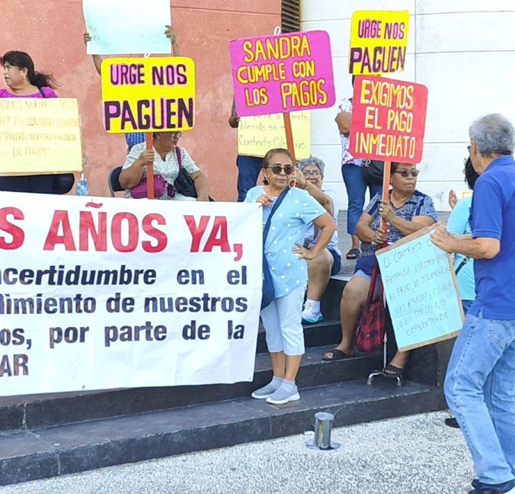 Jubilados de la Unacar se vuelven a manifestar
