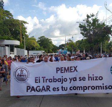 Marchan empresarios carmelitas contra Pemex