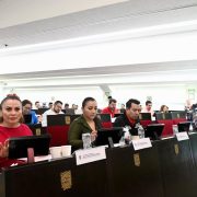 El gobierno debe validar las leyes para erradicar el nepotismo