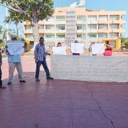 Manifestación de trabajadores de la Junta Municipal de Sabancuy