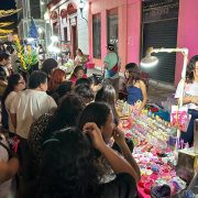 Los Reyes Magos compran juguetes en el Paseo Juárez y Mercado AFA