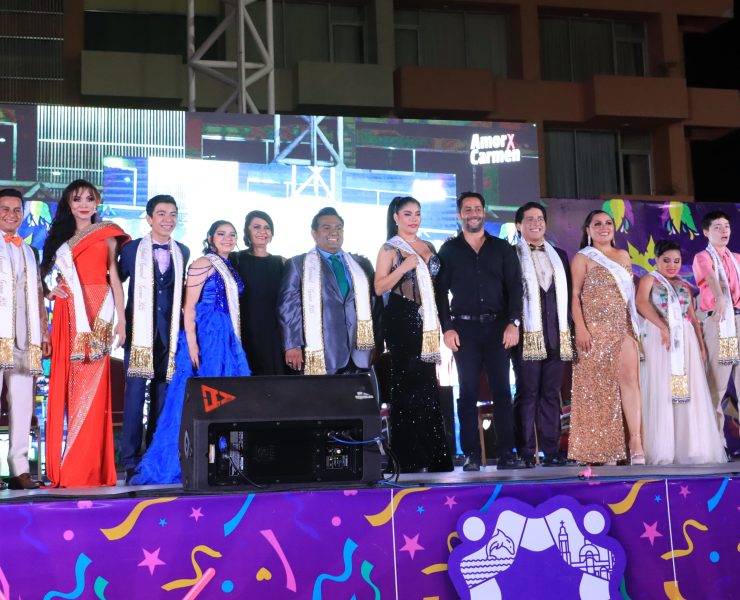 Presentación e imposición de banda a los Reyes del Carnaval