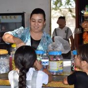 Sancionarán a cooperativas escolares que vendan alimento chatarra
