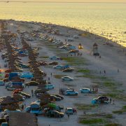 Deben impedir el tránsito de vehículos a orilla de las playas