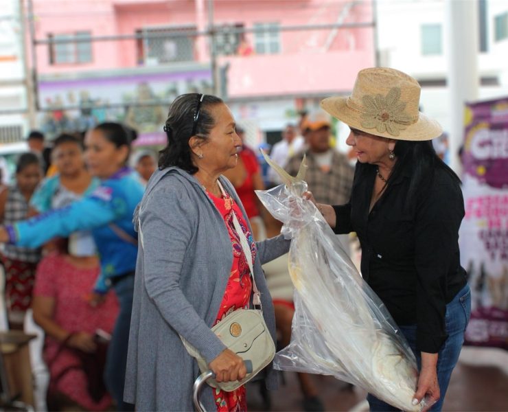 199160DIF Carmen ha entregado 4.5 tn de pescados en el programa de Cuaresma
