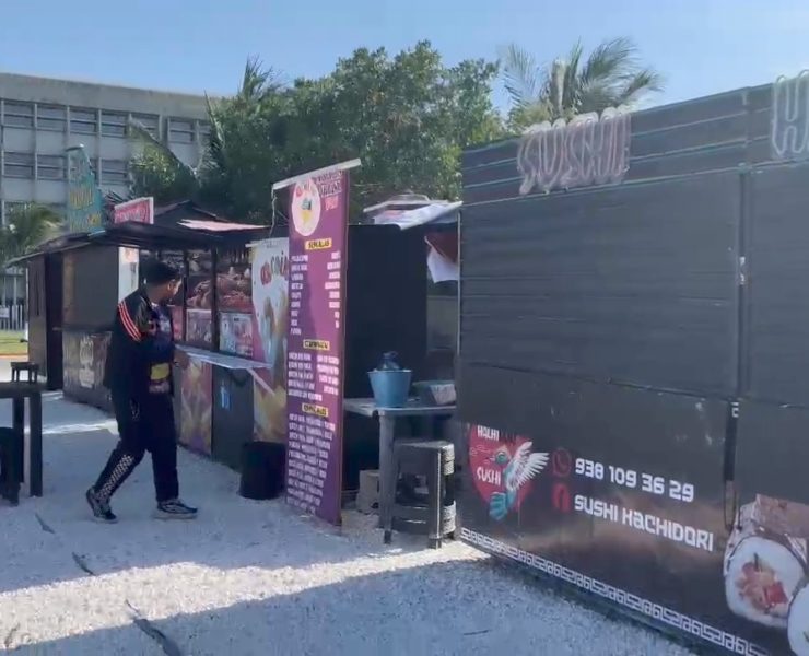 Ayuntamiento del Carmen realiza ordenamiento comercial en Punta Norte