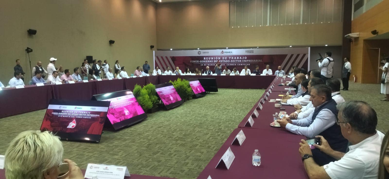 Director de Pemex se reúne con empresarios de Ciudad del Carmen