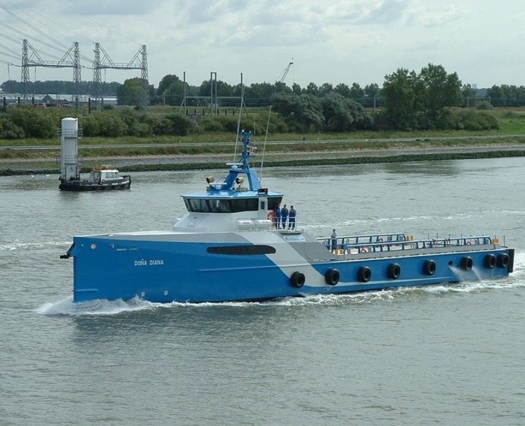 Se incendia barco abastecedor “Doña Diana” de Naviera Integral