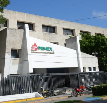 Continúa adeudo de Pemex a grandes empresas