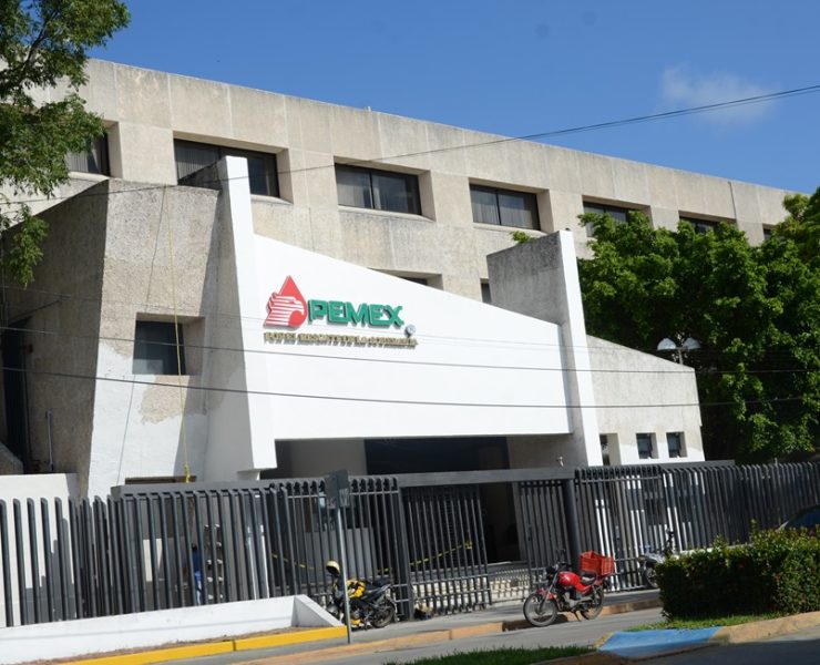 Continúa adeudo de Pemex a grandes empresas