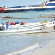 Pemex no tiene la obligación de regalar redes a pescadores