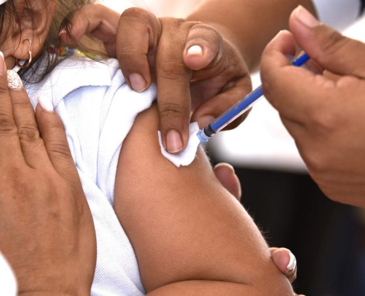 Médico exhorta a padres de familia vacunar a sus hijos