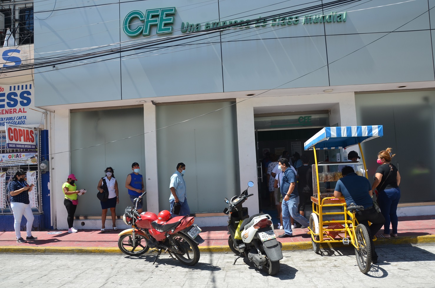 Polémico el tema de que funcionarios de la CFE, PEMEX y SAT, pueden portar arma
