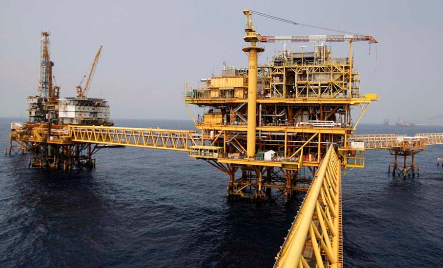 Pemex se tapa con chapopoteras y crece la polémica