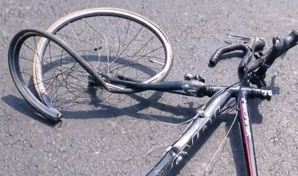 Impacto brutal y fuga del responsable