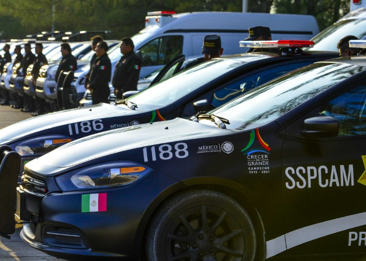 Taxista protagoniza persecución y termina chocando