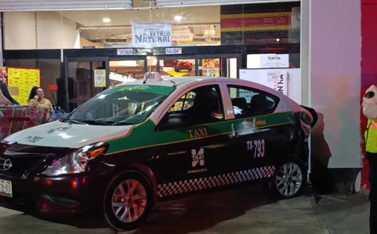 Un pleito termina en choque con una mujer lesionada