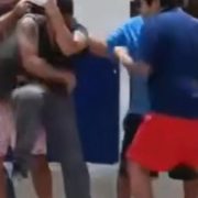 Caos en la colonia por presunto estafador, los habitantes tomaron justicia por mano propia