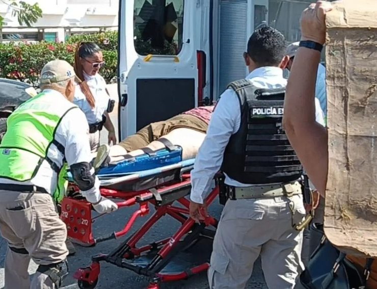 Mujer sufre caída y posible fractura en mercado Pedro Sainz de Baranda