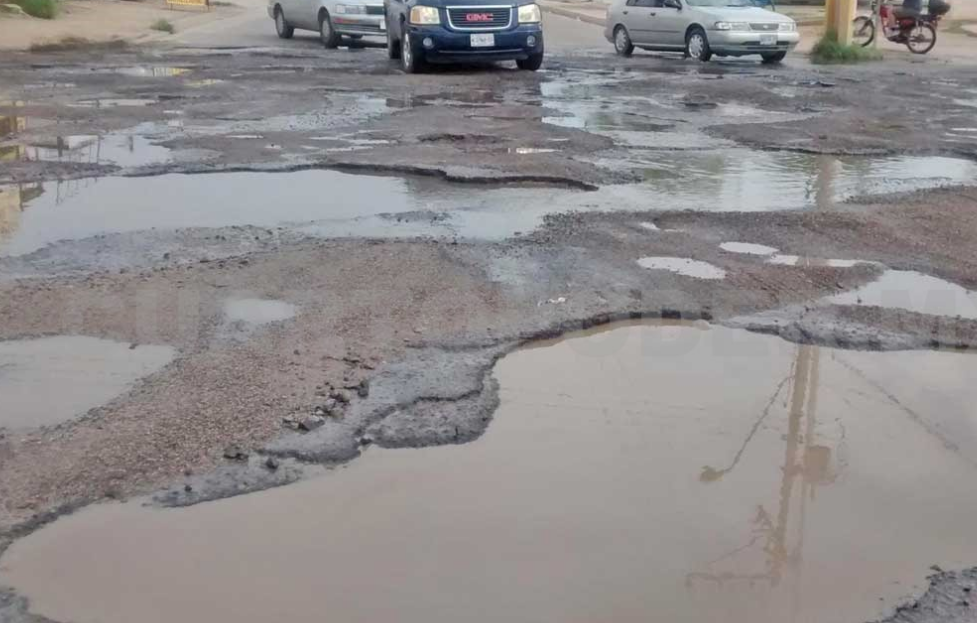 Calles destruidas y riesgo constante para la población