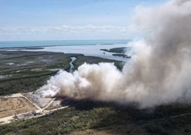 Incendio fuera de control, relleno sanitario arde en Ciudad del Carmen