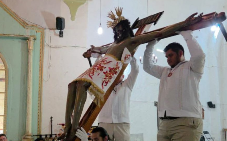 Inician las festividades en honor al Señor de la Salud.
