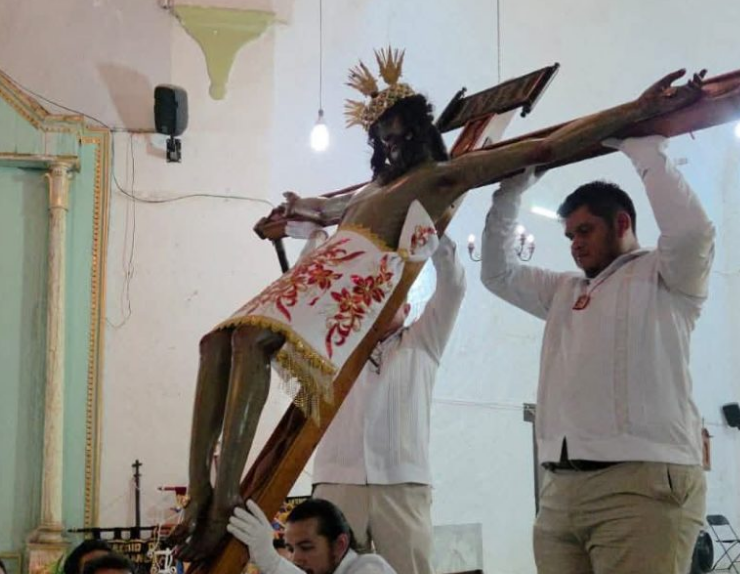 Inician las festividades en honor al Señor de la Salud.